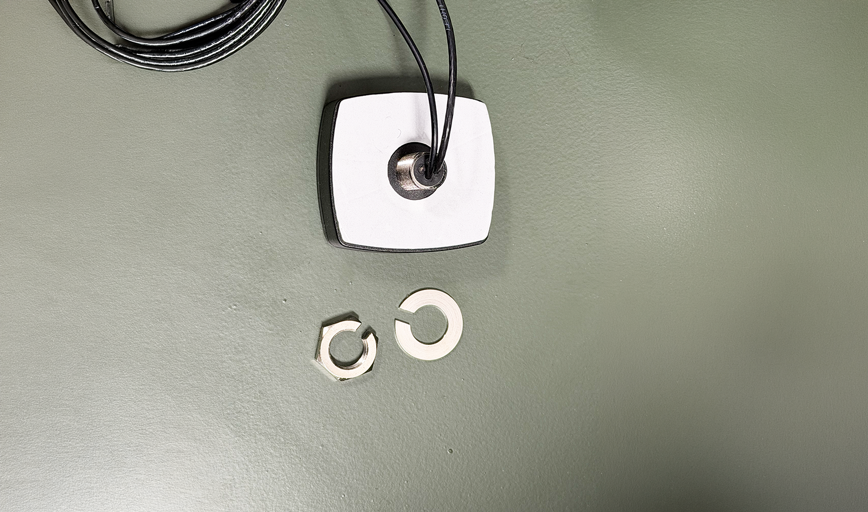 Antenna with nut and washer removed